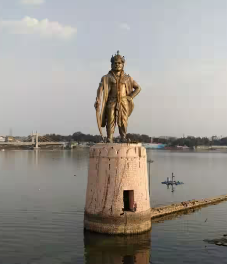 Raja Bhoj Statue